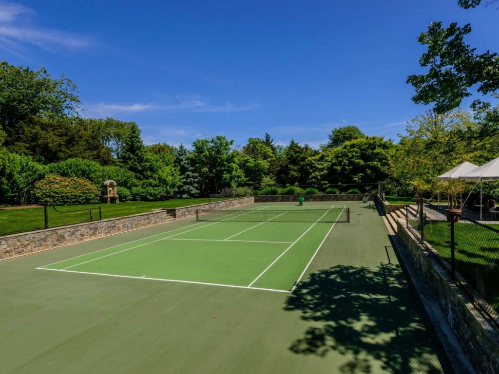 theres-a-full-tennis-court-on-the-property-as-well