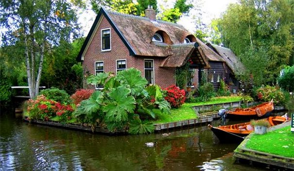 Giethoorn-Netherlands-2