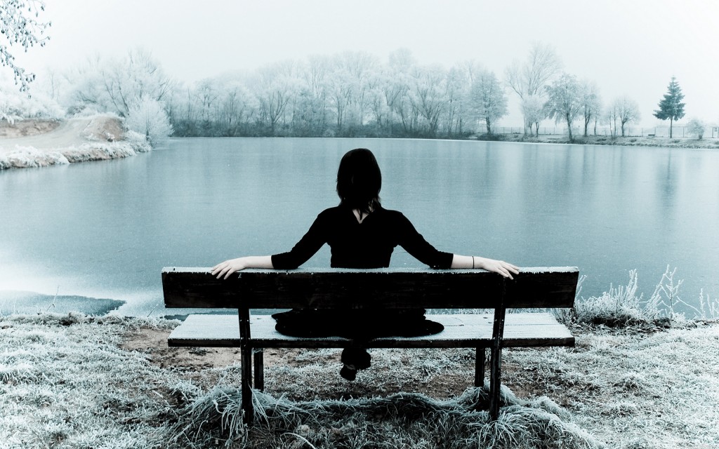 winter-loneliness-lonely-girl