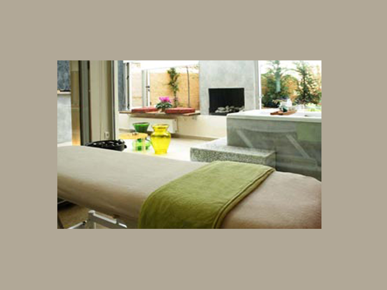 Full Body Massage & Facial Spa