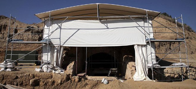Το μυστήριο της Αμφίπολης: Νέες ενδείξεις ότι ο τάφος είναι ασύλητος