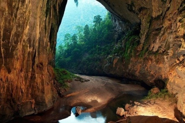 Αυτό είναι το μεγαλύτερο σπήλαιο του κόσμου, ένας κρυμμένος παράδεισος