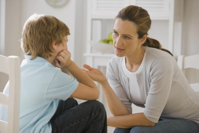 4 Βήματα για να προσεγγίσουμε τα παιδιά μας όταν (οι σχέσεις μας μαζί τους) έχουν προβλήματα.
