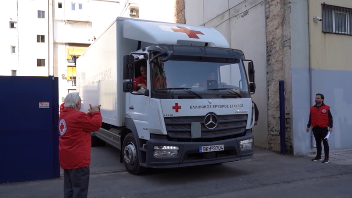 Το πρωί της Παρασκευής αναχώρησε η 5η ανθρωπιστική αποστολή του Ελληνικού Ερυθρού Σταυρού, με προορισμό την πόλη Τσερνιβτσί (Ουκρανία)